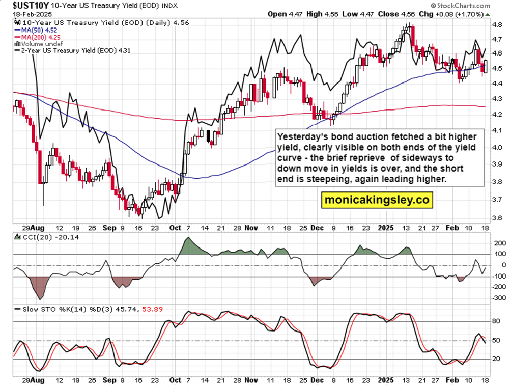 消息人士透露，美国与俄罗斯正在探讨在北极进行合作，主要集中于贸易路线和自然资源的勘探。这一动向被视为美国总统唐纳德·特朗普为改善与莫斯科关系所采取的措施。相关讨论涵盖了自然资源开发及相关贸易通道的建设。